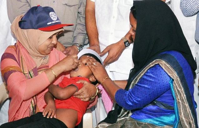 Sakeena Pulpadan, the District panchayat vice president inaugurating the Pulse Polio immunisation drive in Feb 2016